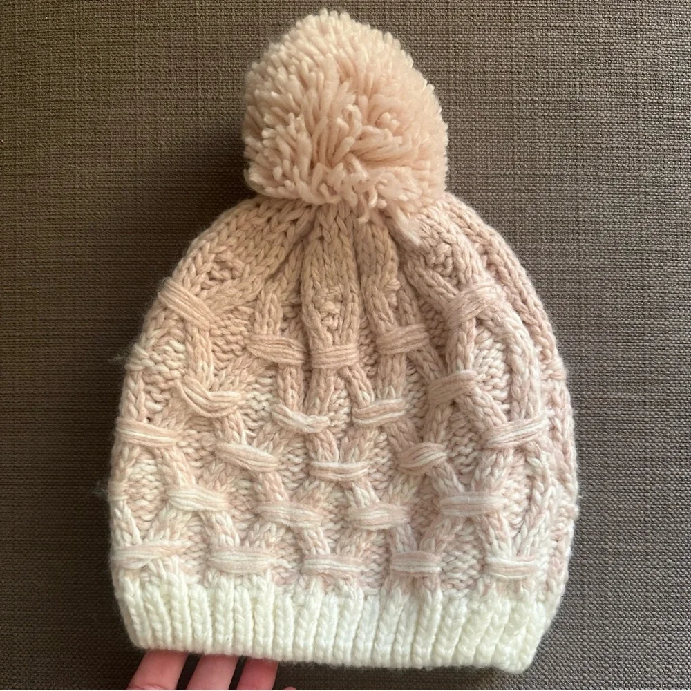 ❄️ Cozy Pink and White ombré Knit Pom-Pom Beanie
